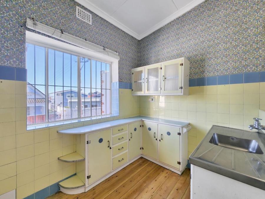 To Let 4 Bedroom Property for Rent in Sea Point Western Cape